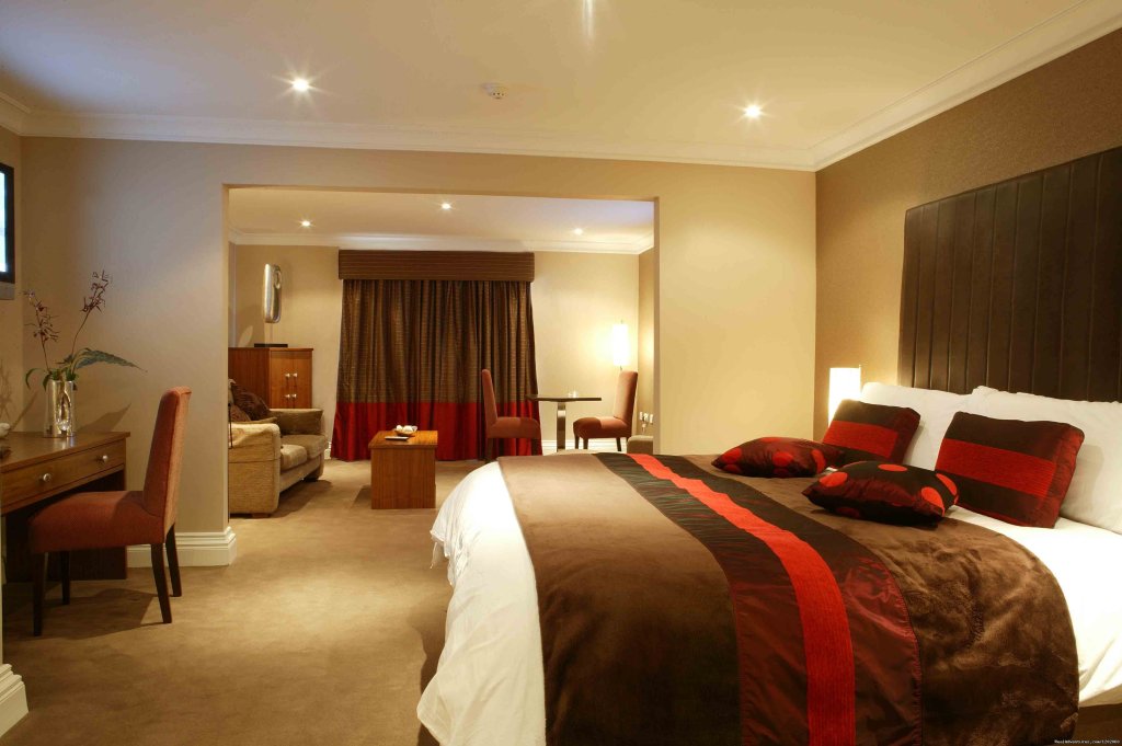 Suite | Tranquil break in Killarney Oaks Hotel | Image #3/4 | 