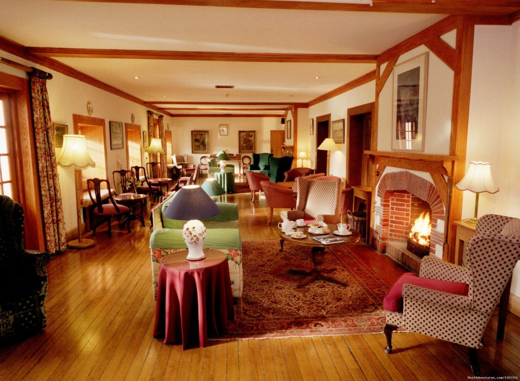 Original House - Long Lounge. | Romantic country House Hotel by the sea. | Image #6/9 | 
