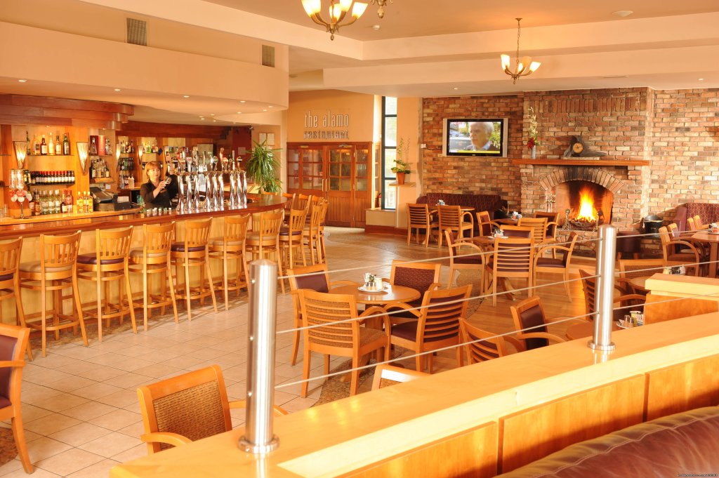 The Promenade Bar | Riverside Park Hotel and Leisure Club | Image #4/9 | 