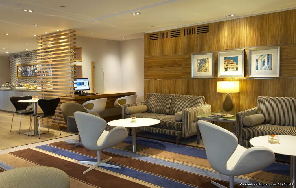 Executive Lounge | Hilton London Heathrow Airport | Image #6/8 | 