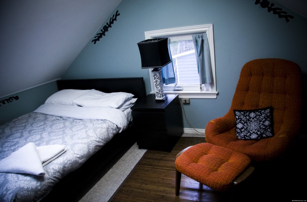 Private Room 6 | HI Charlottetown Backpackers Inn | Image #4/7 | 