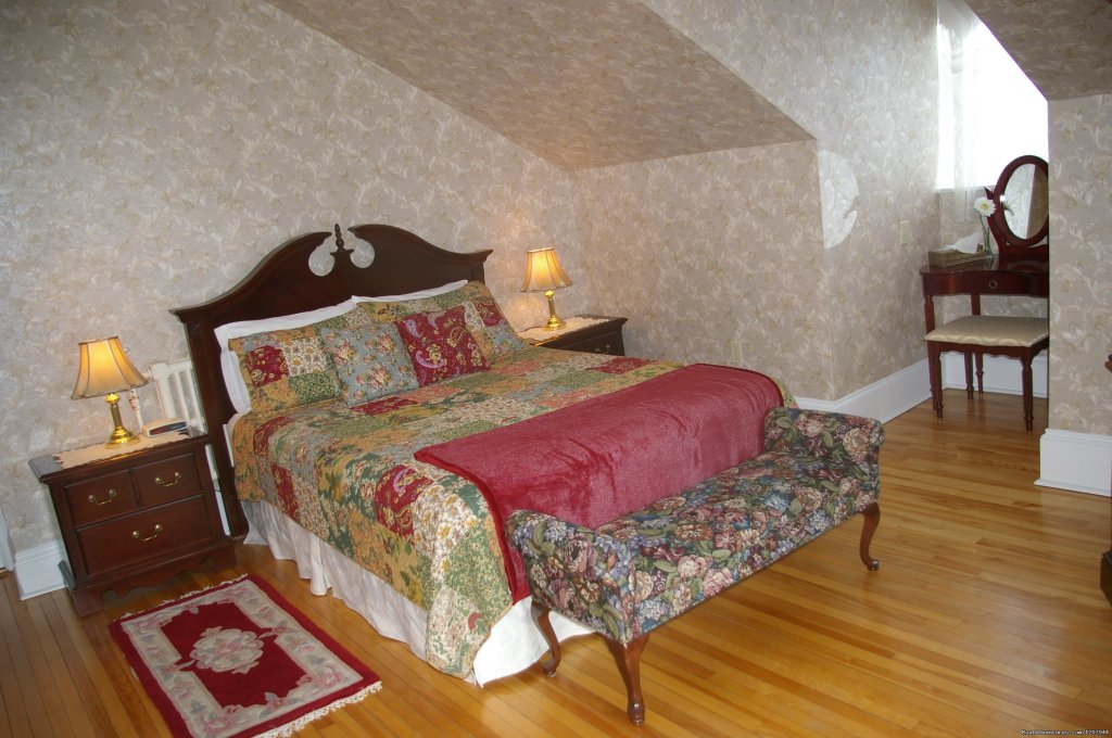 Charlotte Guestroom | The Dawson House... Truly intriguing | Image #7/9 | 