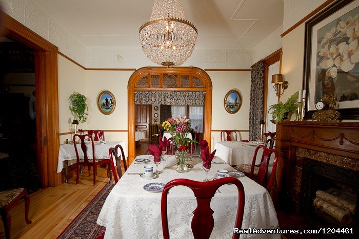 Victoria's Historic Inn Main Dining Room | Victoria's Historic Inn and Carriage House B&B | Image #3/15 | 