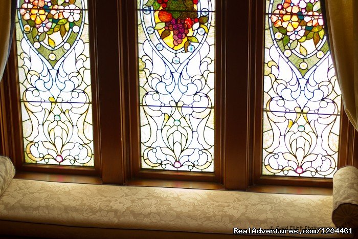 Victoria's Historic Inn - Stained glass Window | Victoria's Historic Inn and Carriage House B&B | Image #6/15 | 