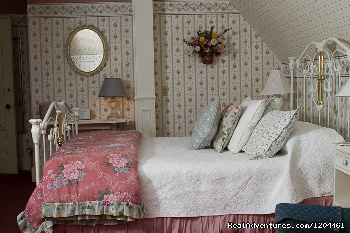 Victoria's Historic Inn, The Cottage Room | Victoria's Historic Inn and Carriage House B&B | Image #11/15 | 