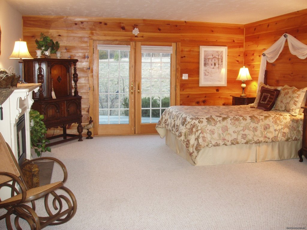 The Devon B&B Suite | Enjoy the Great Outdoors at Fox Hill B&B Suites | Image #4/21 | 