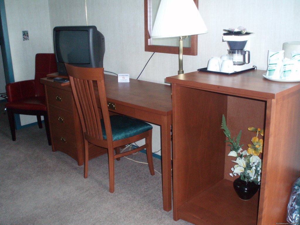 Motel Room - Double Room | Cove Motel & Mariner Dining Room | Image #5/15 | 