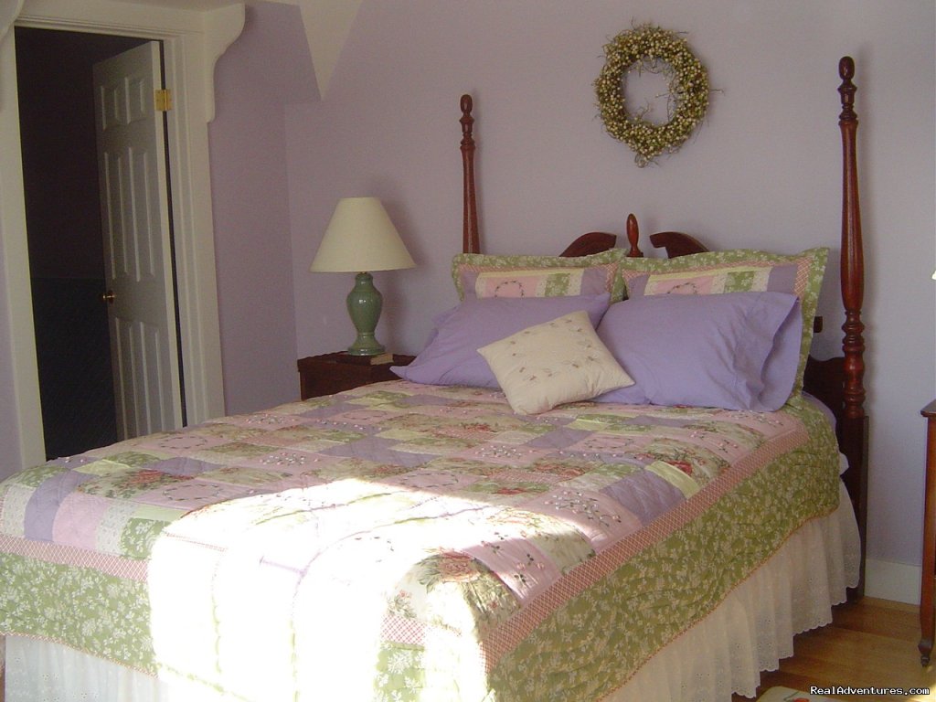 queen bedroom | Reclusive Luxury at Cameron Guest House | Image #2/5 | 