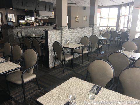 Waters Edge Restaurant and Lounge