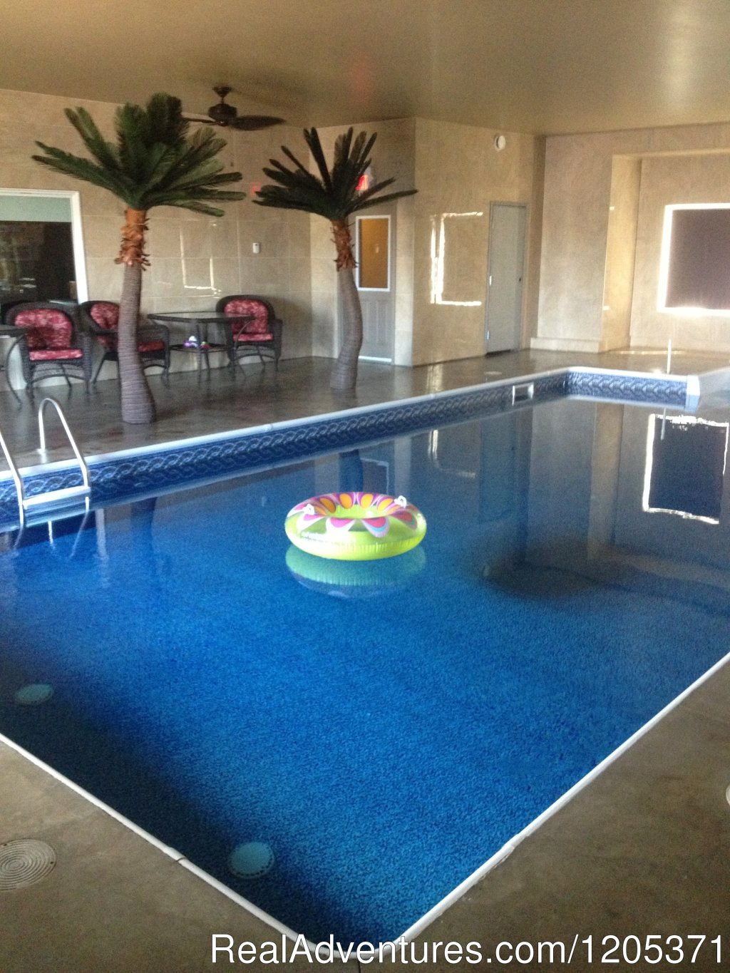 Indoor Pool | Eagle Valley Park Campground & Escape Grill & Pool | Image #7/8 | 