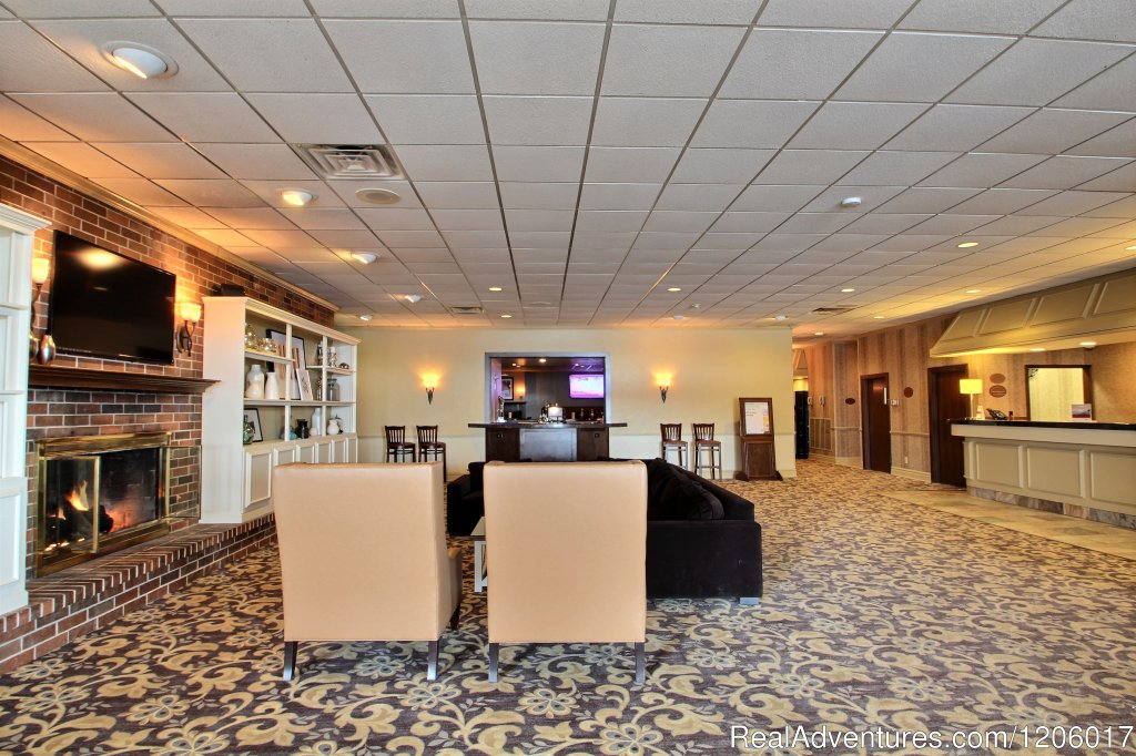 Holiday Inn Lobby | Holiday Inn | Abbotsford, Wisconsin  | Hotels & Resorts | Image #1/10 | 