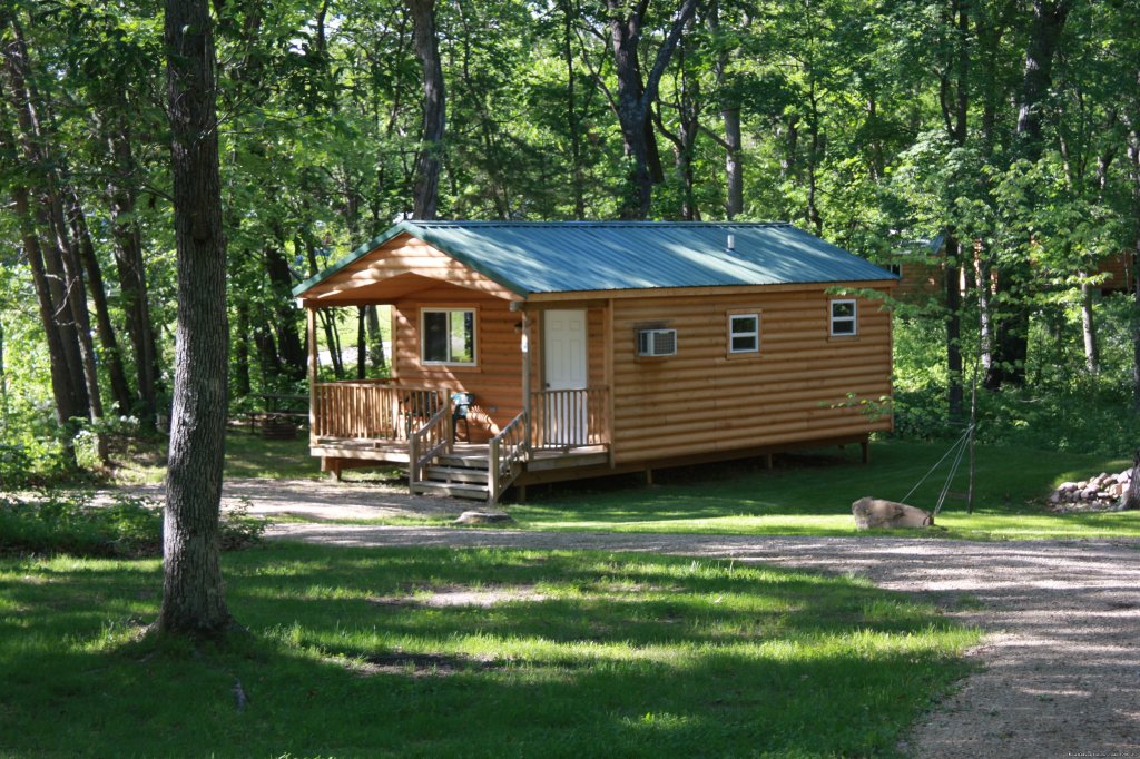 Deluxe Cabins | Al's Fox Hill RV Park & Campground | Image #3/3 | 