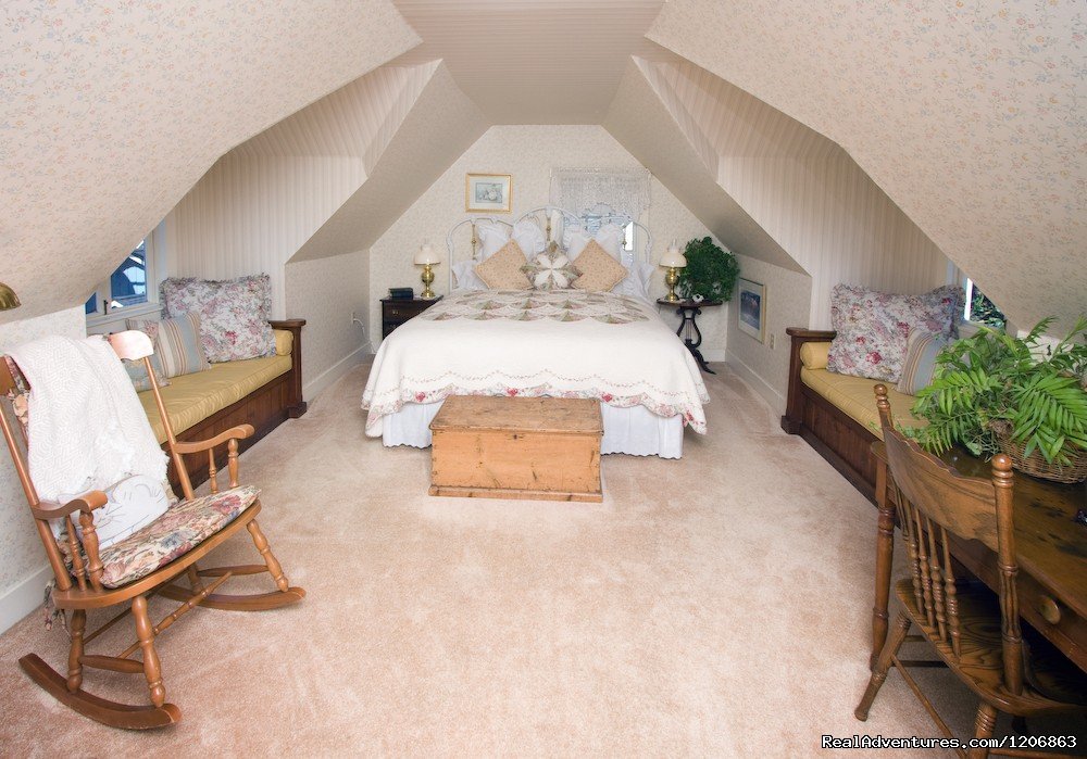 George Switzer Room | Headlands Inn Bed & Breakfast | Image #6/10 | 
