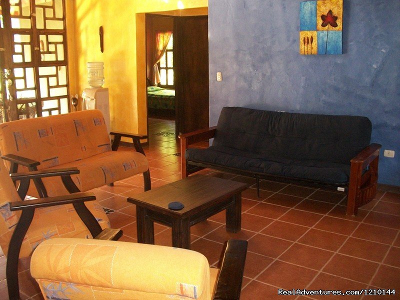 Guest House Lounge Area | Gentle Earth Juice fasting & health food retreats | Image #10/17 | 