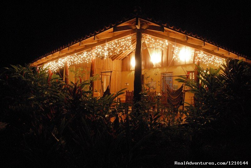 Main House Common Area At Night | Gentle Earth Juice fasting & health food retreats | Image #6/17 | 