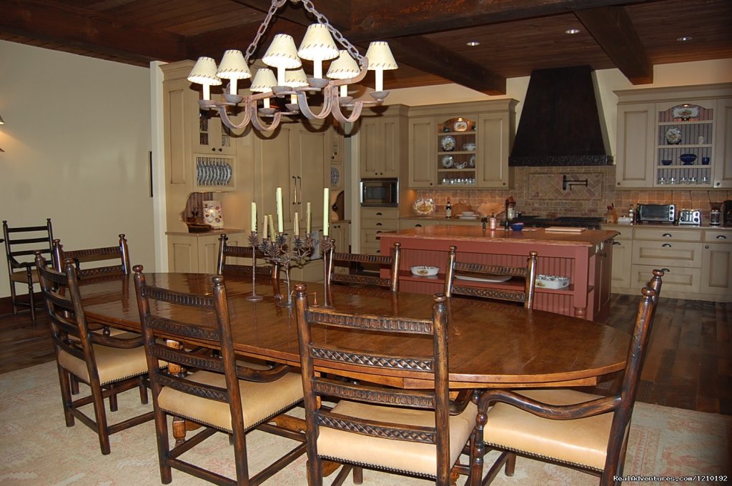 Dining area | 492 Golf Course Circle Private home | Image #5/24 | 