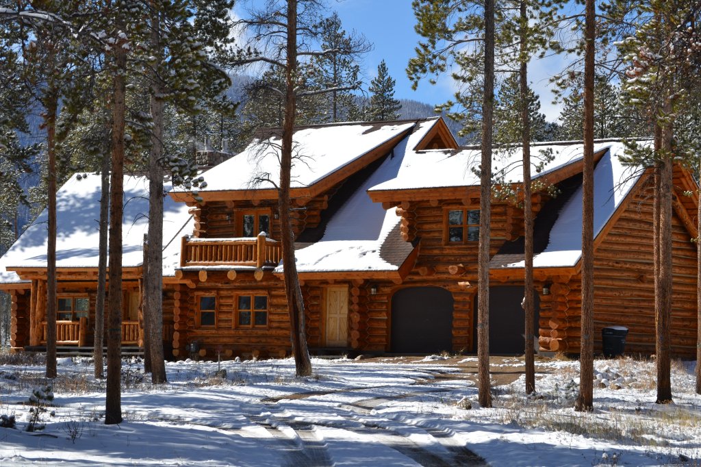 Winter Exterior | Lindig Lodge | Image #21/21 | 