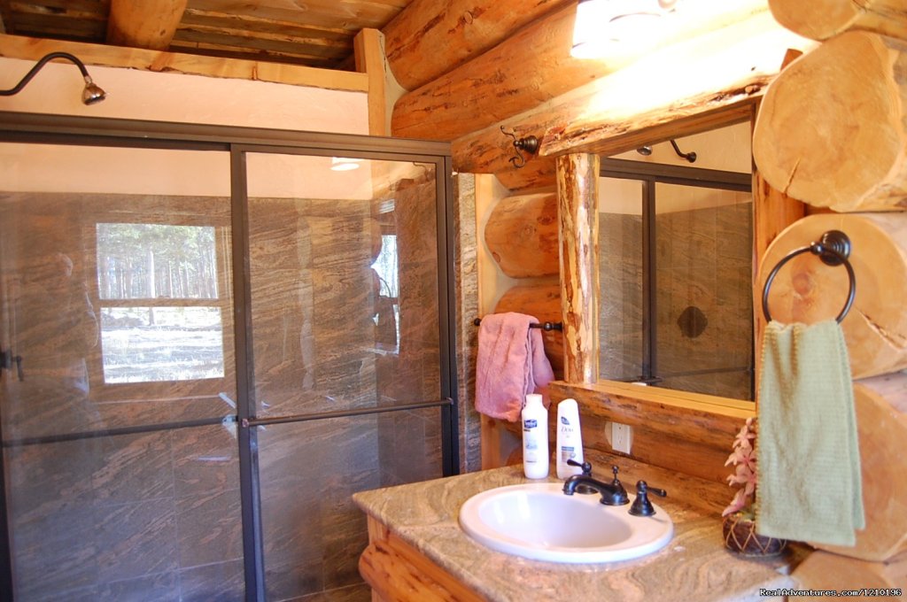 Bathroom 1 | Lindig Lodge | Image #9/21 | 