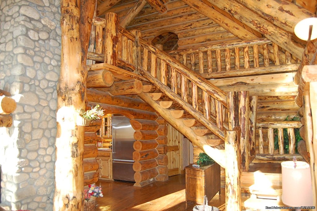 Staircase | Lindig Lodge | Image #13/21 | 
