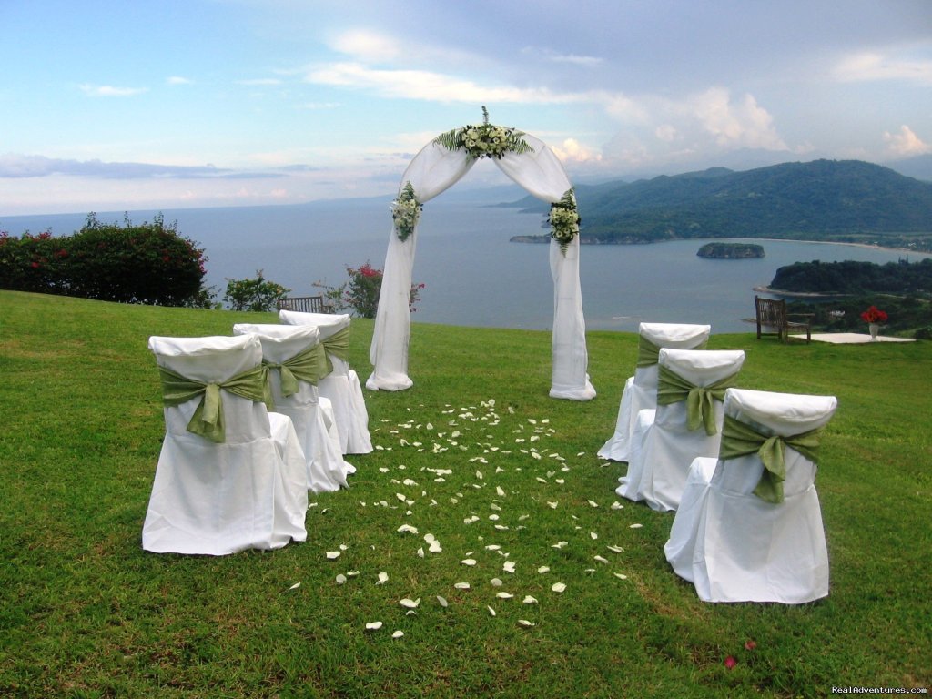 Grande Oceanfront Loccation | Tropical Weddings Jamaica | Image #4/7 | 