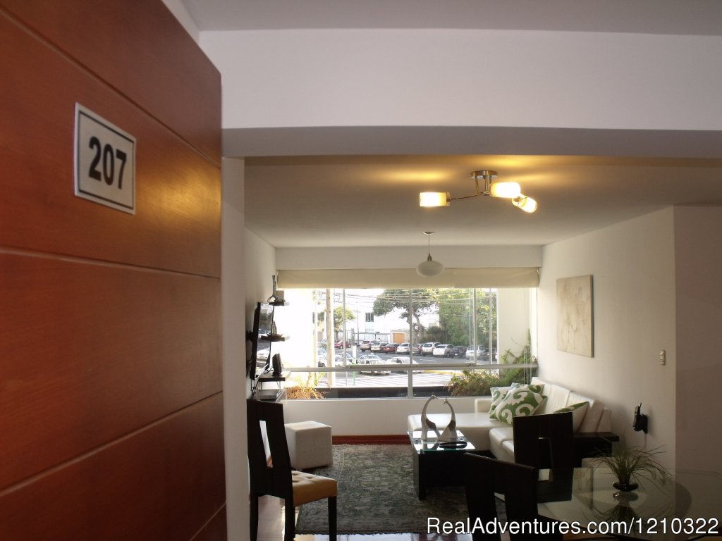 A Charming Welcome in the Heart of Miraflores | Image #3/25 | 