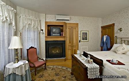 The Governor's Inn, Ludlow, Vermont - The Governor's Room | The Governor's Inn | Image #2/4 | 