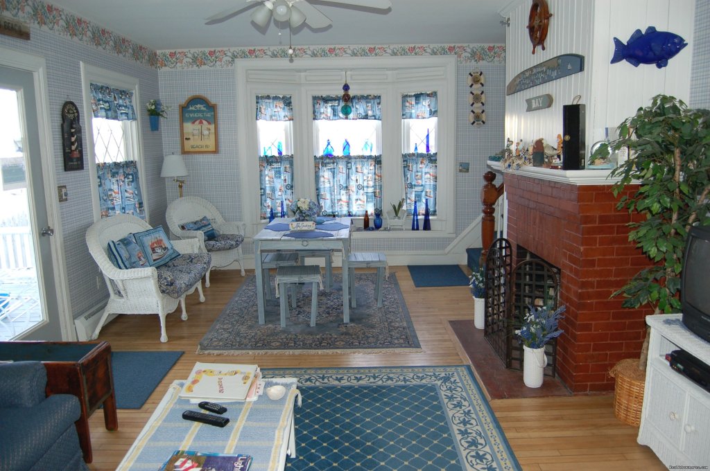 Cottage Living Room | Atlantic Birches Inn | Image #18/25 | 