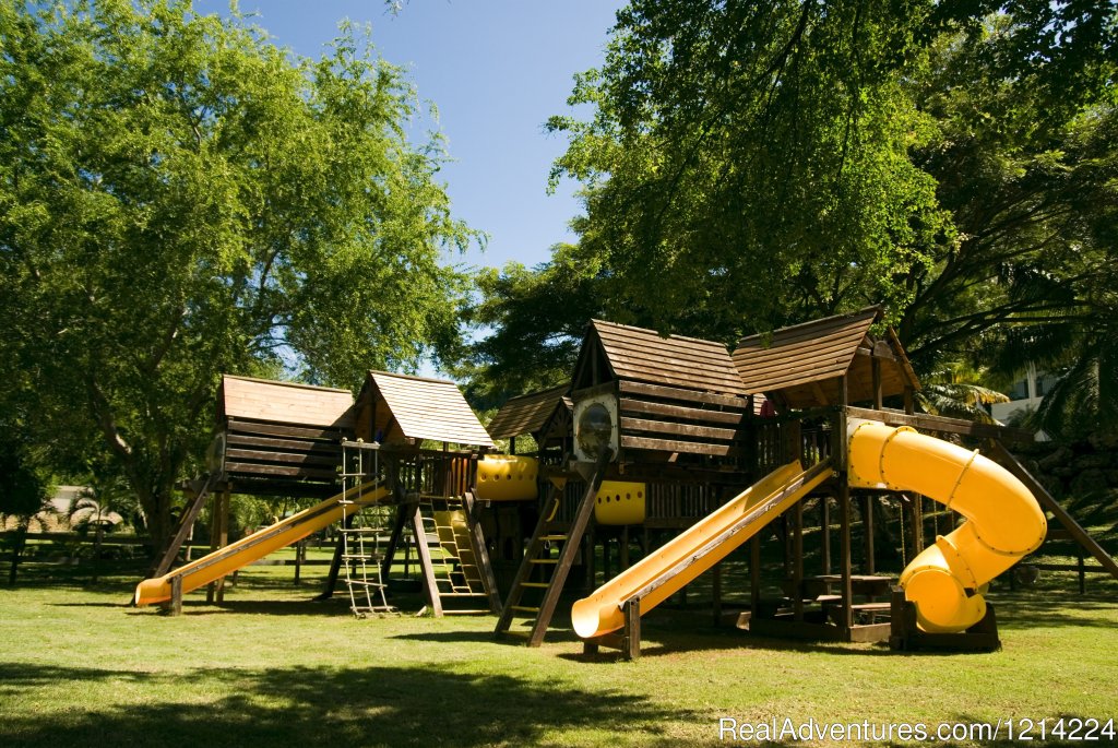 Villa Montana Childrens Playground | Villa Montana Beach Resort | Image #14/23 | 