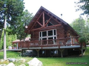 Beautiful Log Home, 3 Bd, Right On The Bay
