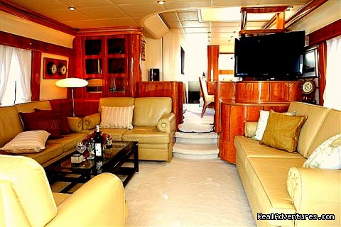 New Luxury Yacht in Eilat-Red Sea Saloon 1