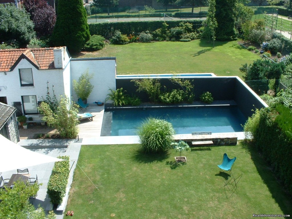 garden with swimming pool | Chambre d'hôtes contemporaine en Belgique | profondeville, Belgium | Bed & Breakfasts | Image #1/4 | 