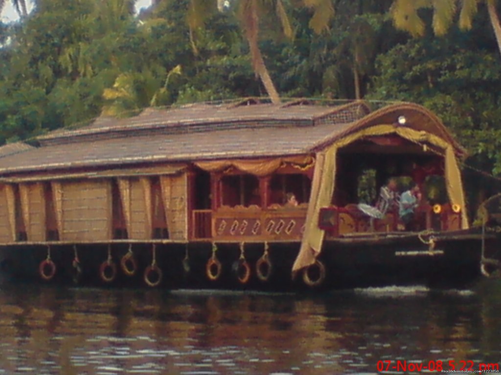 Kerala Romantic Honeymoon Backwater Tour Packages | Image #2/3 | 