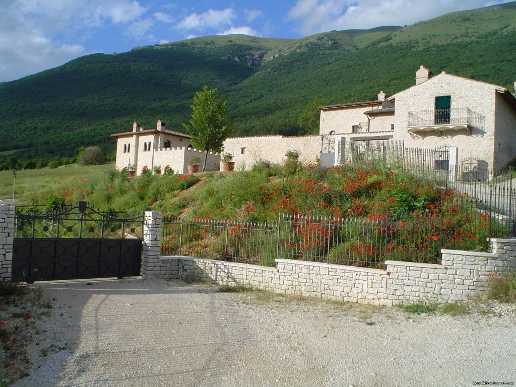 Main Gate | Corte Belvoir Guest House & Romantic Inn | Norcia, Italy | Bed & Breakfasts | Image #1/25 | 