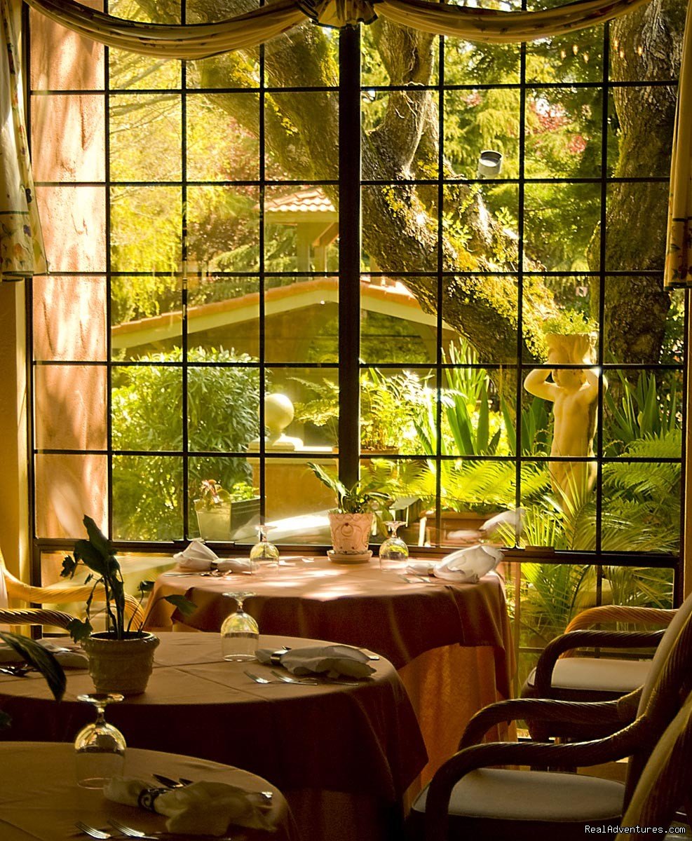 Dining Room | Sonoma Coast Villa and Spa | Image #2/5 | 