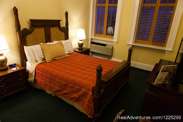 The Biltmore Greensboro Hotel Queen Room