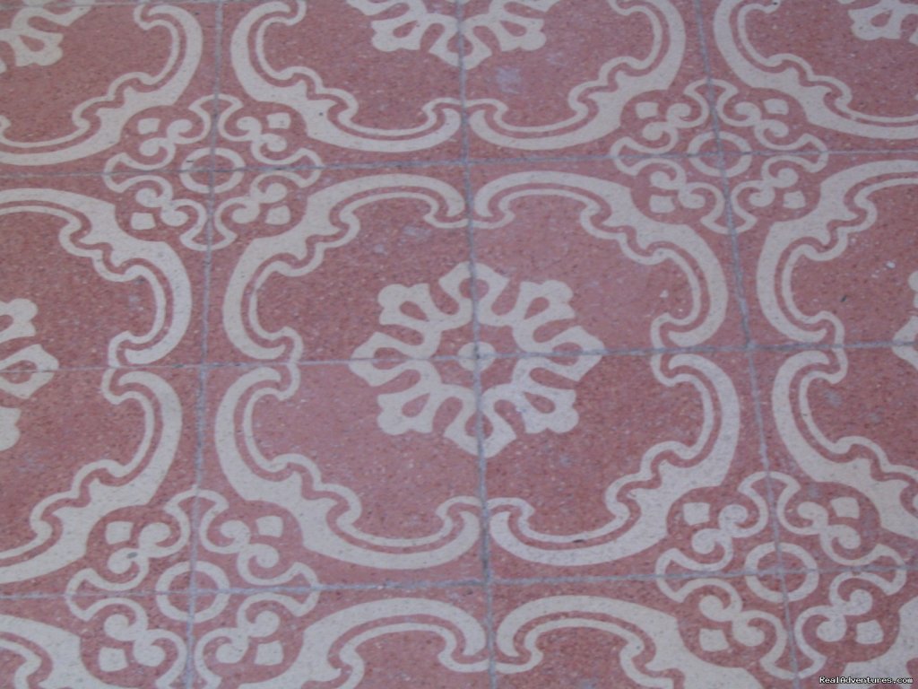 Floor tile of Scirocco room | B&B Belveliero Trapani harbour/old town | Image #7/21 | 