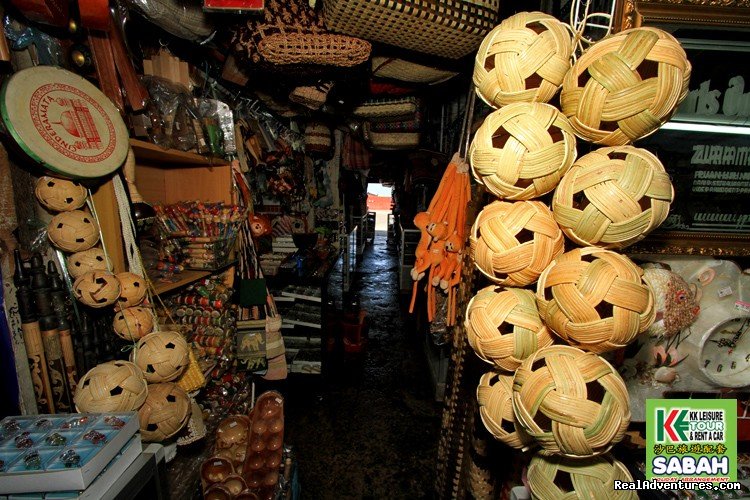 Kota Kinabalu Handicraft Market | 5d/4n Sabah Below The Wind Esplanade Packages | Image #4/23 | 
