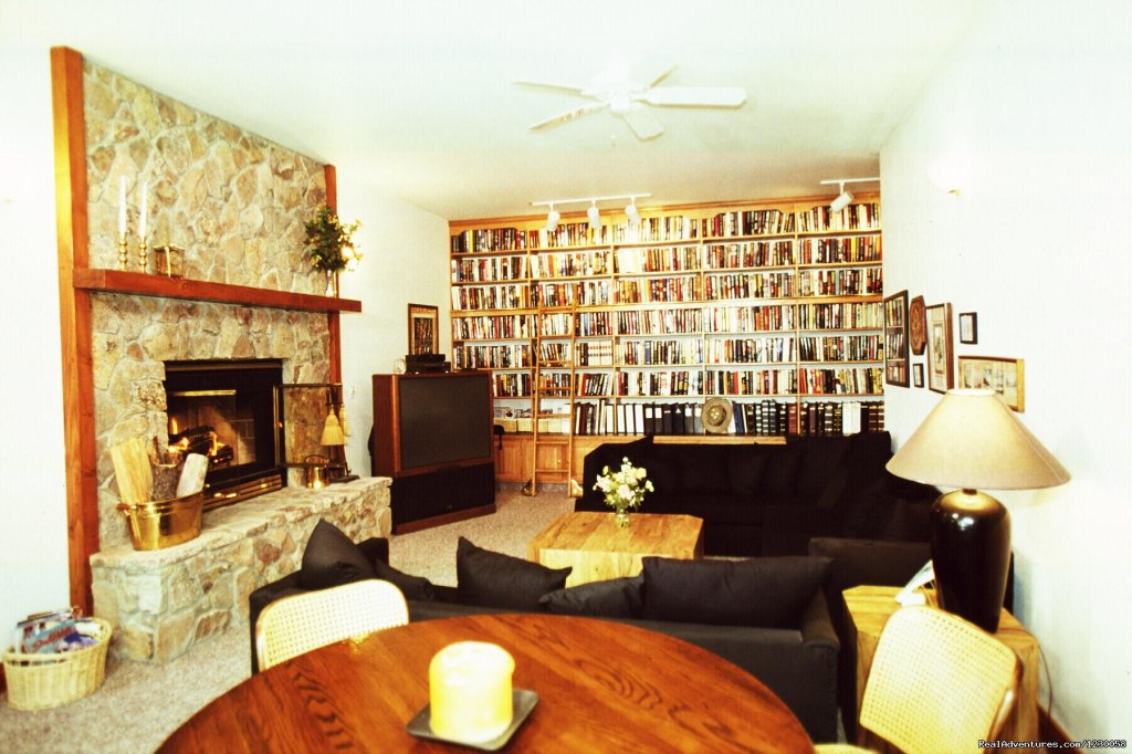 Peregrine Pointe B & B Library | Peregrine Pointe Bed and Breakfast | Rapid City, South Dakota  | Bed & Breakfasts | Image #1/4 | 