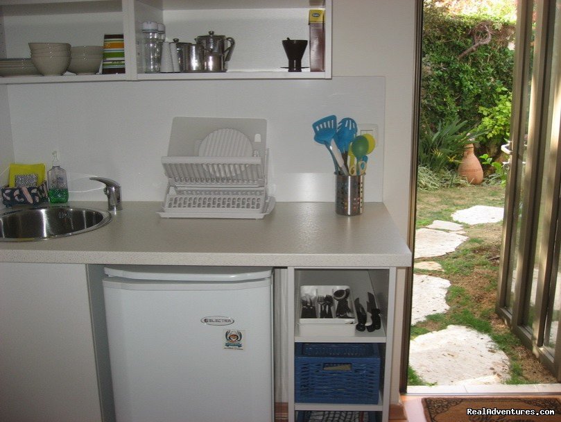 Kitchenette | Herzlia Pituach suite 100 meters from beach | Image #5/6 | 