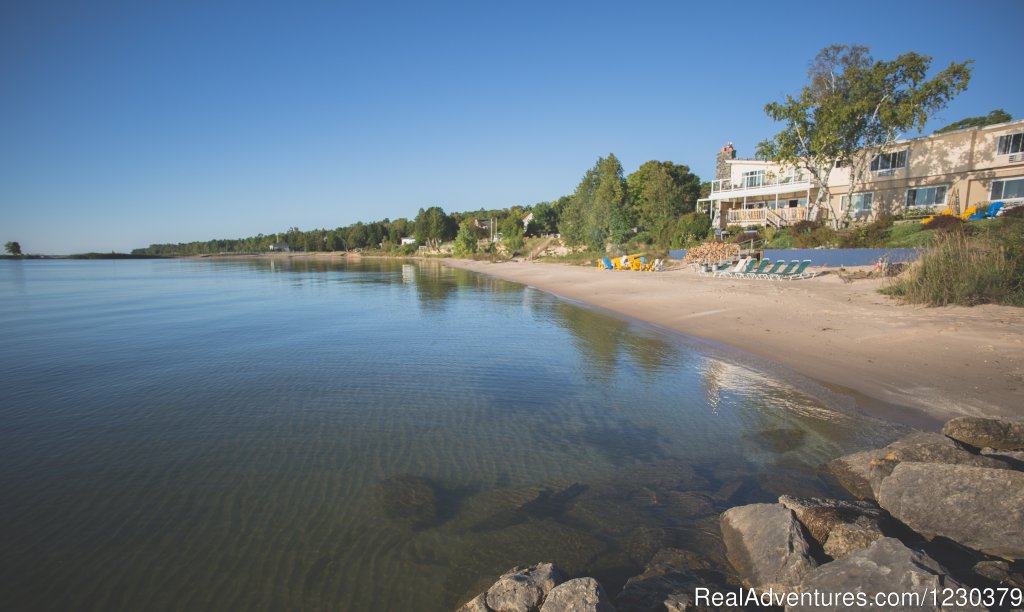 Beachfront Inn | Baileys Harbor, Wisconsin  | Hotels & Resorts | Image #1/1 | 