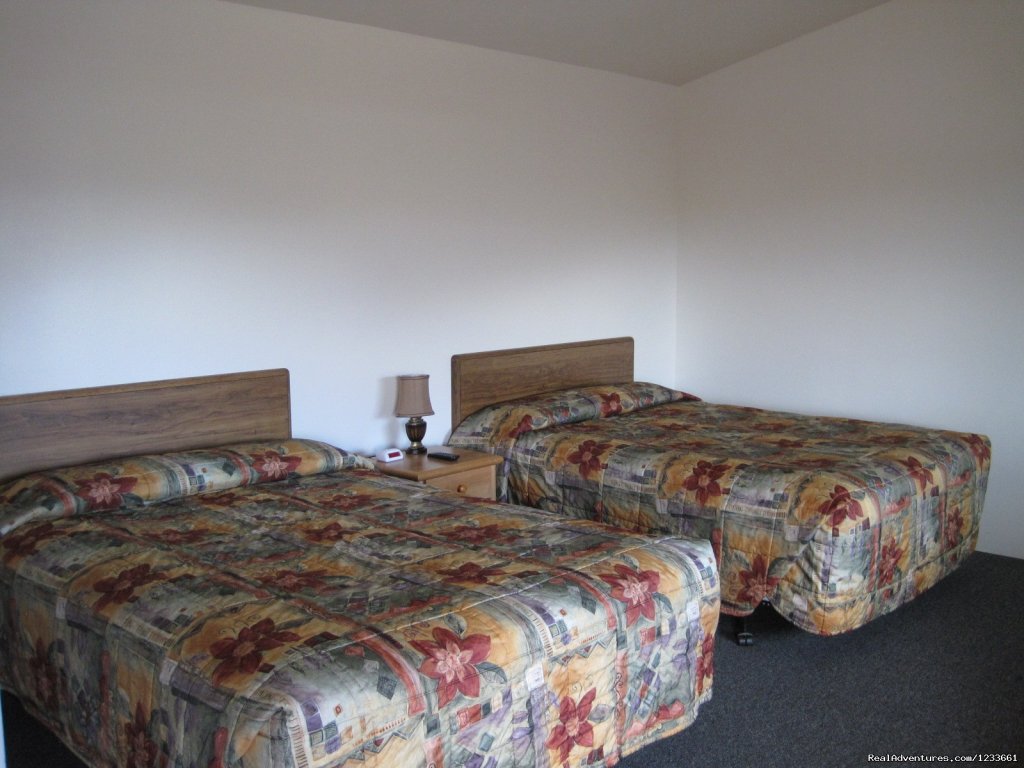 Double Queen new room | Big Bear Motel | Image #6/6 | 