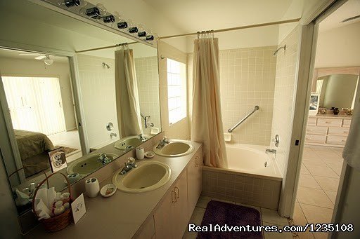 Master Bathroom | Florida Villa In Kissimmee 3Bed Windward Cay | Image #7/14 | 