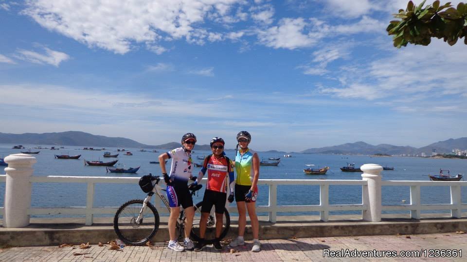 BIKING 3 days/2 nights - HOI AN to HUE IMPERIAL | Image #5/10 | 