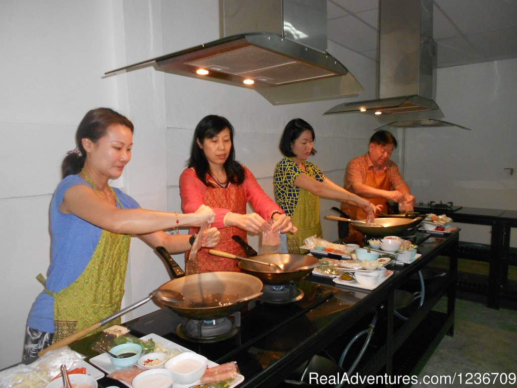 New Fryers and Hoods | Learn to Cook Thai in Bangkok | Image #10/10 | 