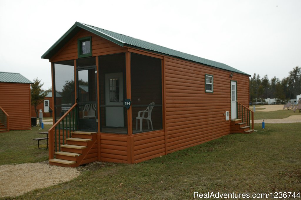 New Deluxe Cabin - sleep up to 6 people. | Arrowhead Resort Campground | Image #11/14 | 