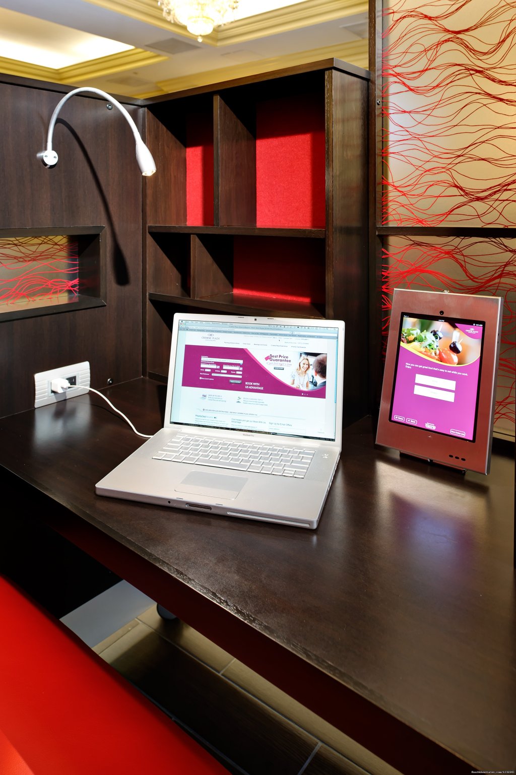 Private Work Stations with iPad and Laptop Connectivity | Your Success Matters at the Crowne Plaza Portland | Image #3/10 | 