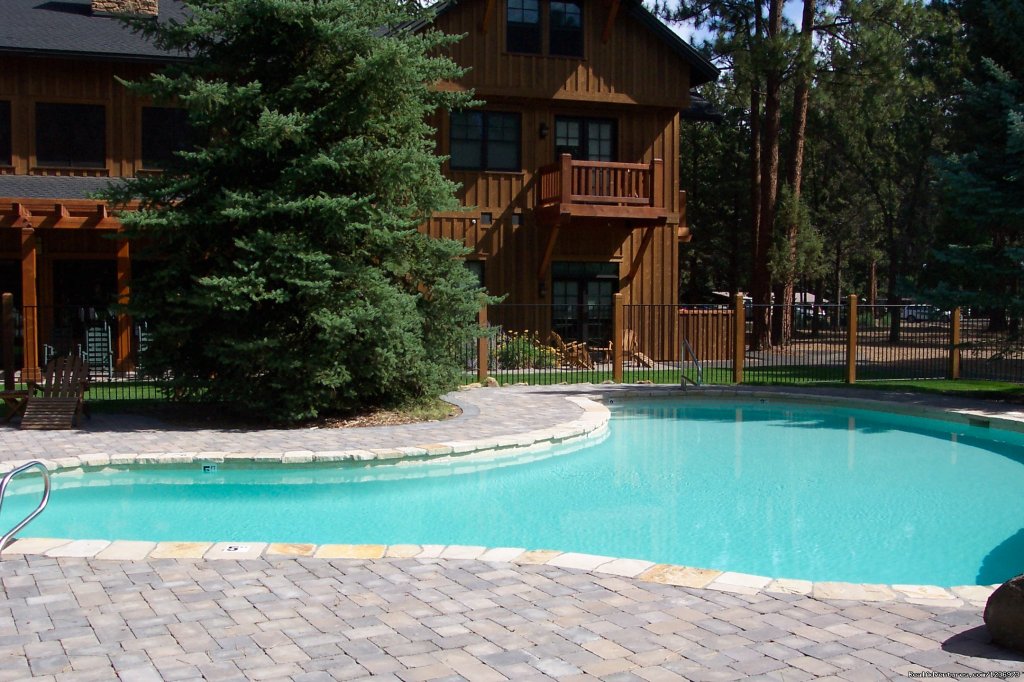 Outdoor Pool | FivePine Lodge & Conference Center | Image #4/8 | 
