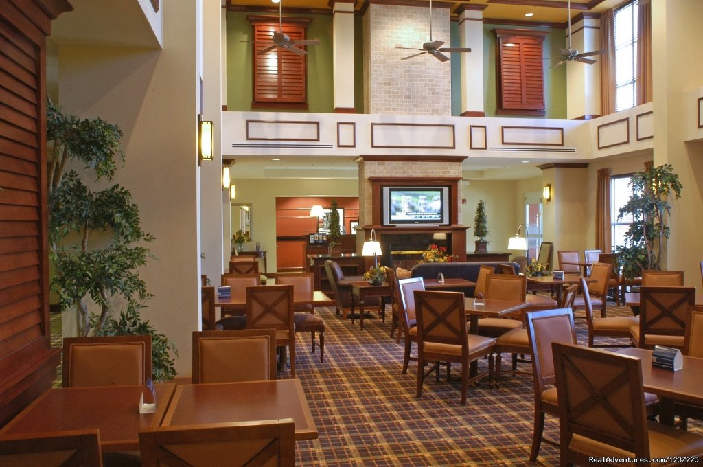 Two Story Atrium Lobby | Relaxing Weekend Getaways | Plymouth, Massachusetts  | Hotels & Resorts | Image #1/6 | 