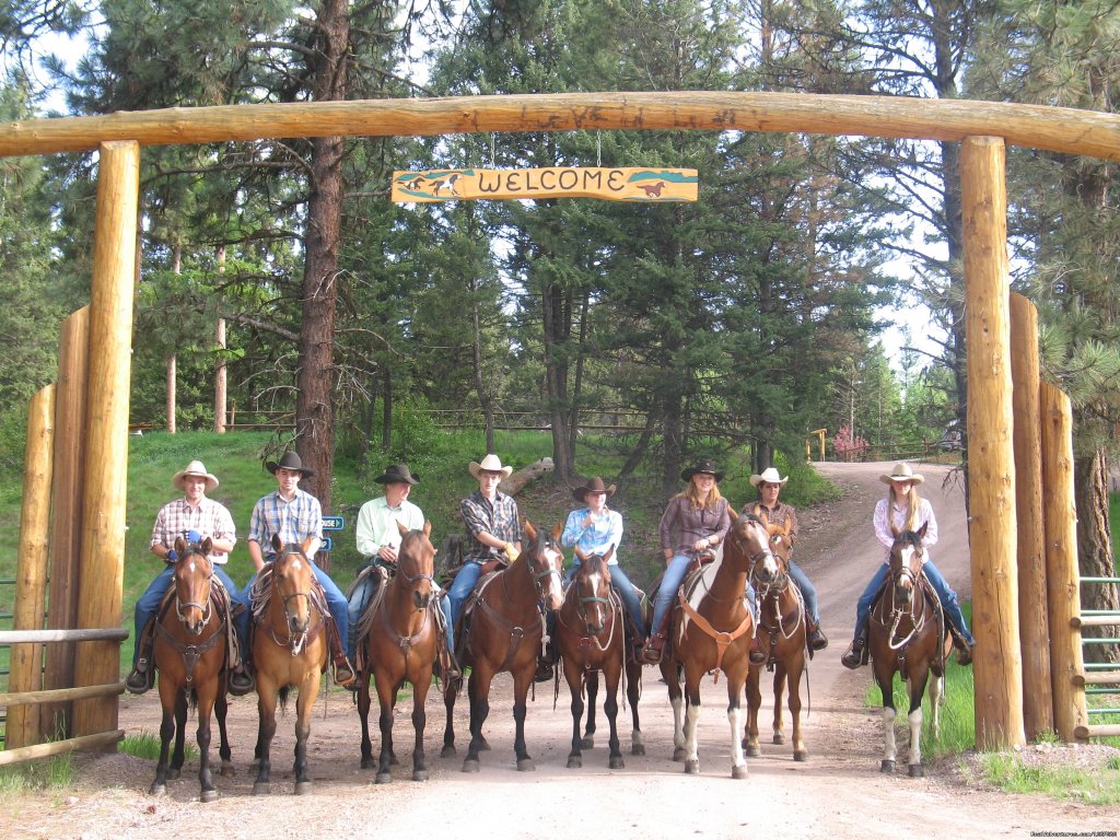 Welcome Rich's Montana Guest Ranch | Horseback Riding Adventures | Image #4/20 | 