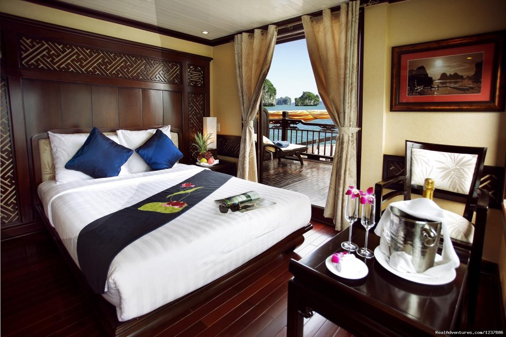 Paradise Terrance Suite Rooms | Luxury Cruises Advisor Halong Bay Vietnam | Image #3/7 | 